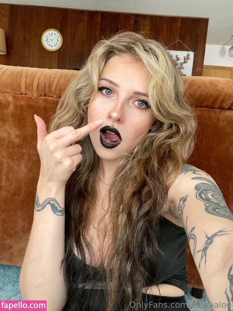 Mushbugs sexy model image