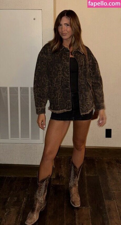 Madison Humphrey erotic actress galleries