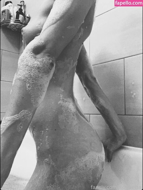 Xoanetta pretty actress image