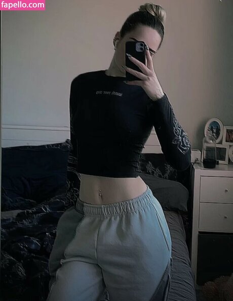 sky stn_ nice model picture