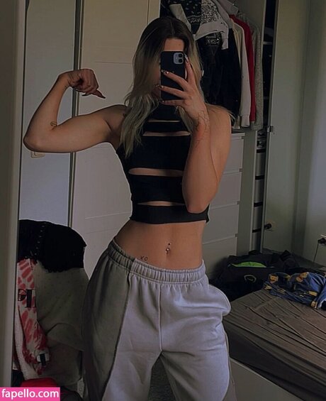 sky stn_ naked actress archive