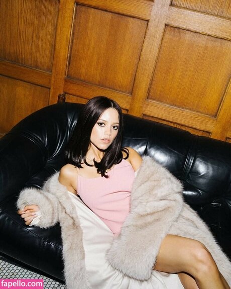 Jenna Ortega Profile pic