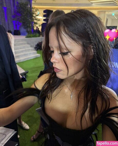 Jenna Ortega nice model pictures