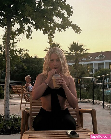 Lauren Duffy nude actress pics