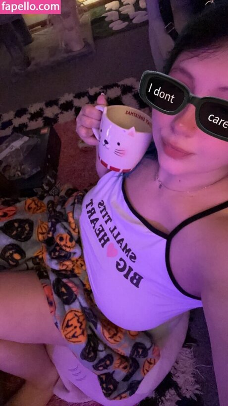 too0ldcat star nude image