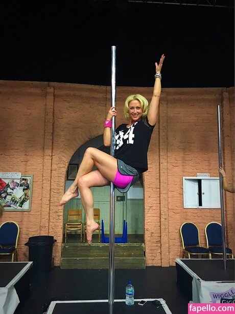 Faye Tozer nice star pic