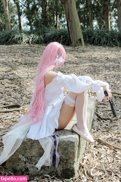 Kitsunedere porn model picture