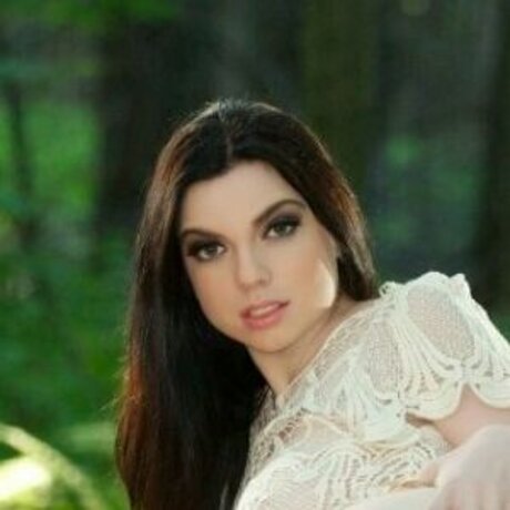 Sarah Hunter naked model photos