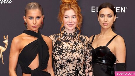 palinarojinski adult model picture