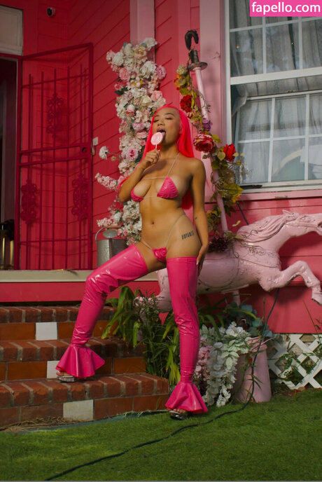 hisliastar star nude photo