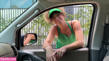 VibeWithMolly pretty model photo