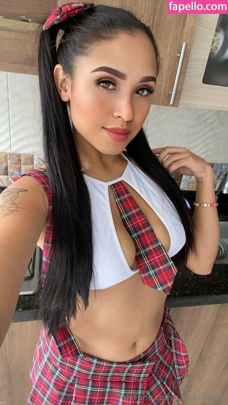 Sarah Lopez star nude pic