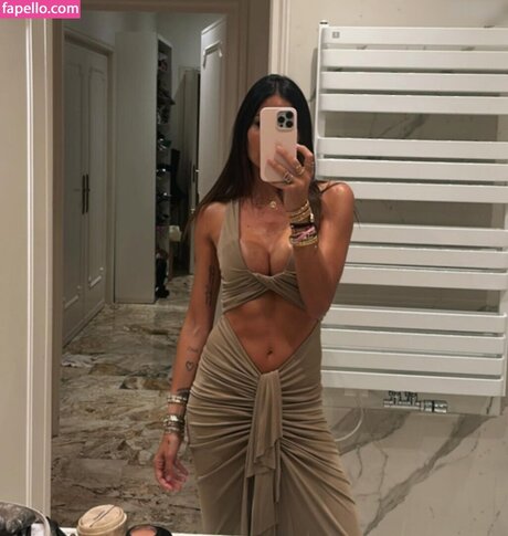 Elisabetta Gregoraci erotic actress pic