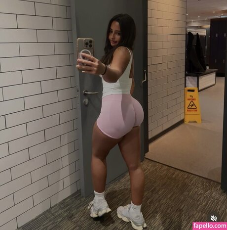 Zarah McAdam erotic pornstar galleries