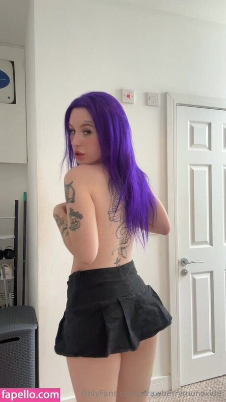 Strawberry Monoxide model xxx galleries