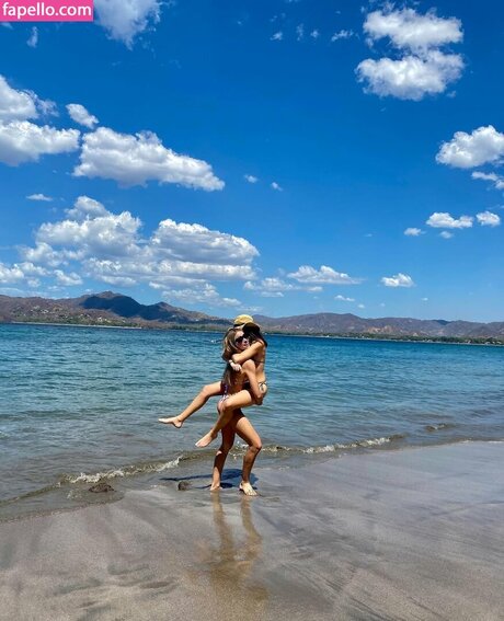 Alexa Blair Robertson star erotic images