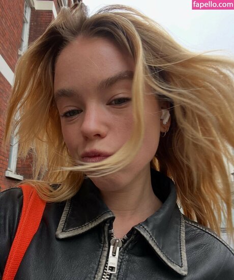 DCU Women high quality actress photo