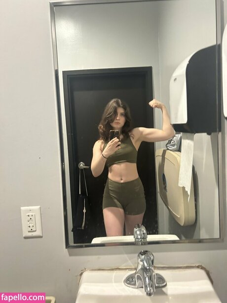 Squirtstain model adult image