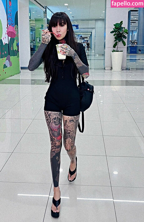 Angelie Pench model high quality pictures