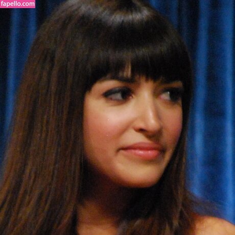 Hannah Simone pretty star archive