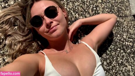 brown eyes kitty onlyfans top pictures