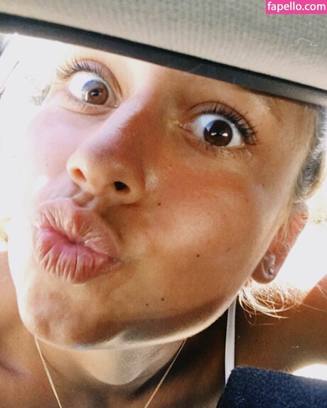 Sara Liso pretty star pics