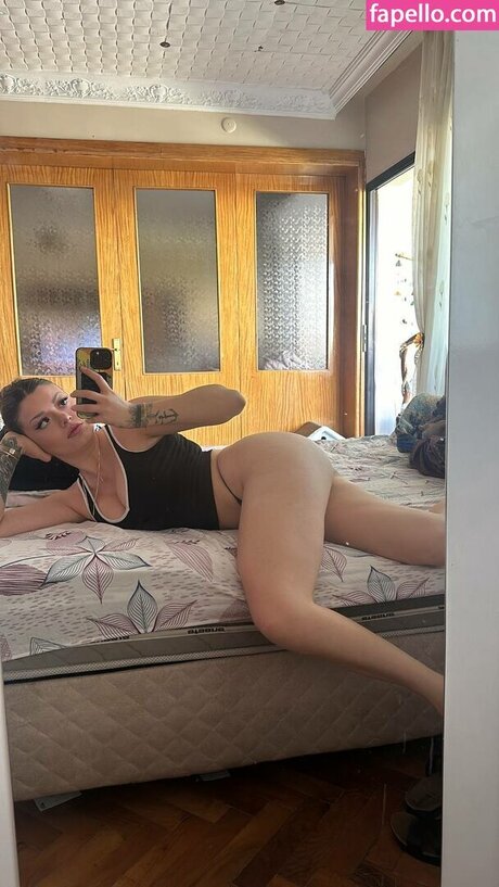 Simge Baranko lu model adult archive