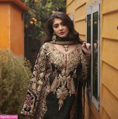 Dur E Fishan nude model pics