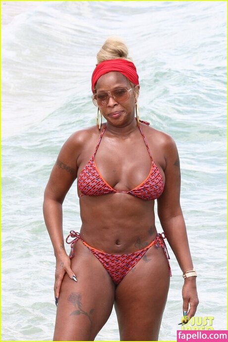 Mary J Blige pornstar exclusive pics