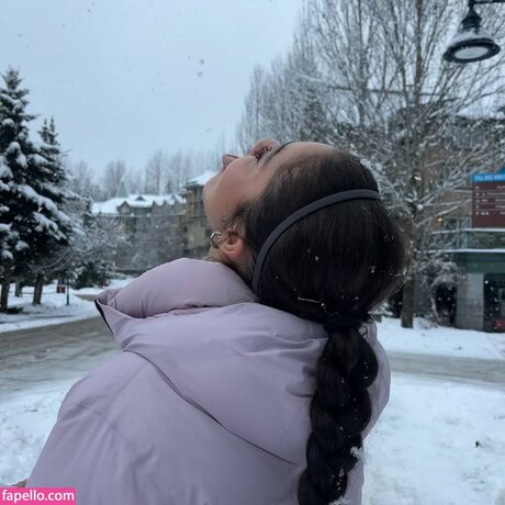 Malia Baker free star img