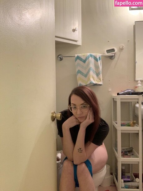 Mackenzie Stith porn star img