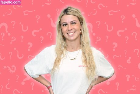 halieywelch beautiful model img