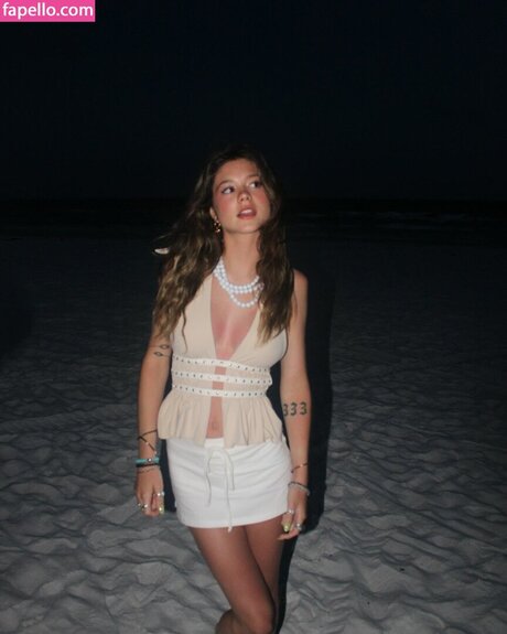 Skylar Martin hot star pics