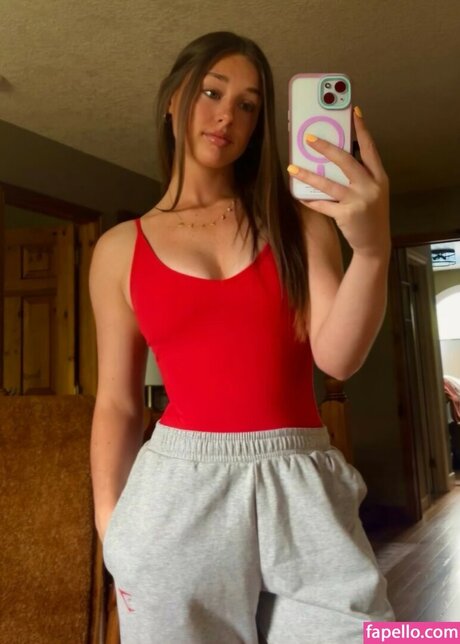 Elloyd535 model image