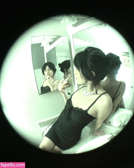 Violent Vira sexy model gallery