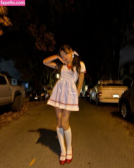 Momona Tamada pornographic model picture