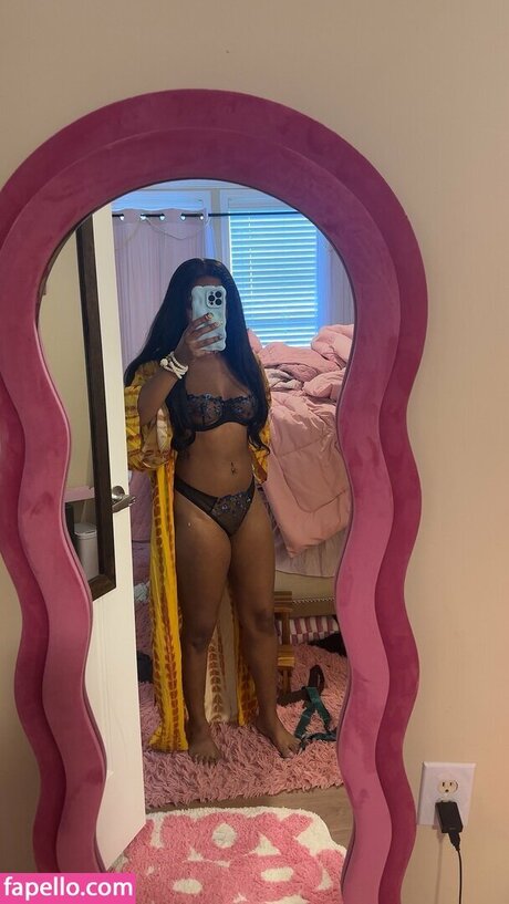 NaturalBadssss adult star image