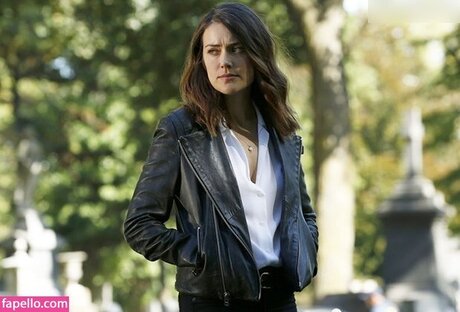 Megan Boone star sexy pic