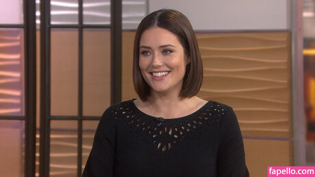 Megan Boone hd star images
