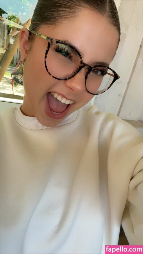 Lilousecret star naked pictures