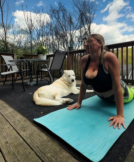 Ali Smiles star high quality picture