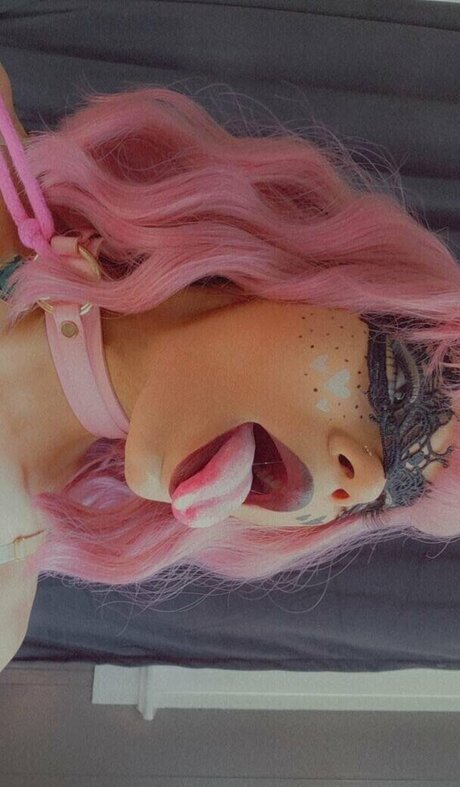 JuicyCoochie1020 free pornstar photos