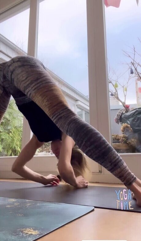 Wolke Hegenbarth sexy star pic