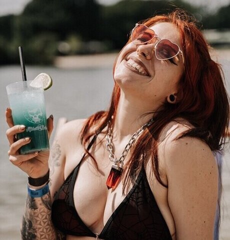 Anni Quinn_ pretty model images