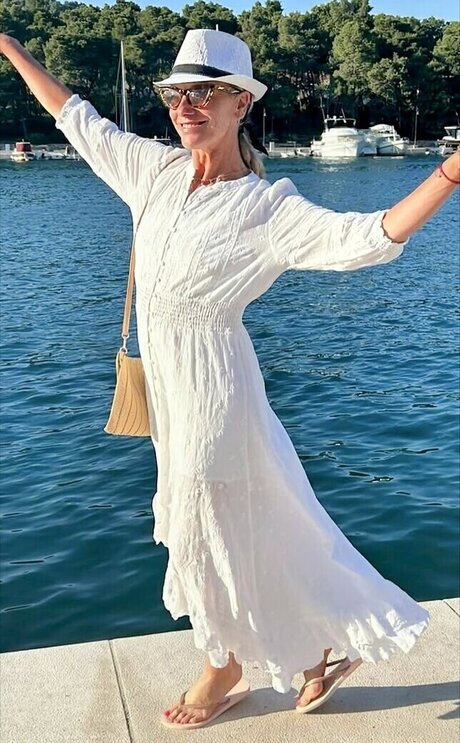 Tamzin Outhwaite high quality model galleries