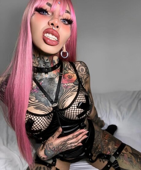 Divinajuventu sex model photo