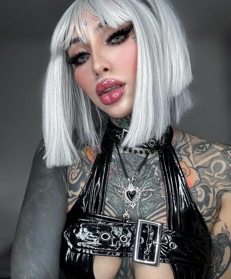 Divinajuventu model beautiful images