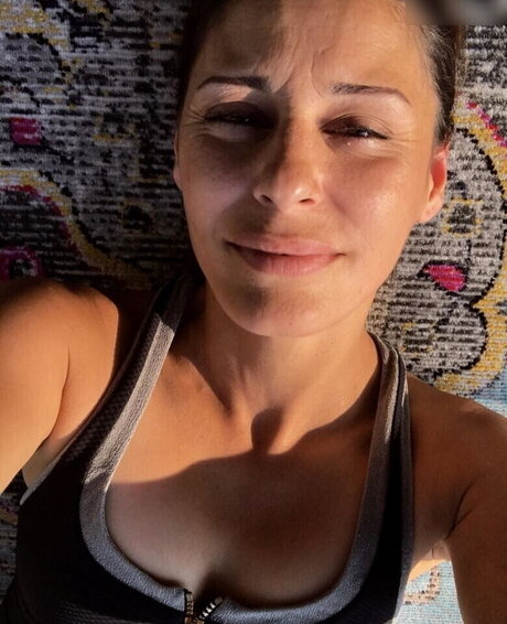 Funda Vanroy model naked galleries