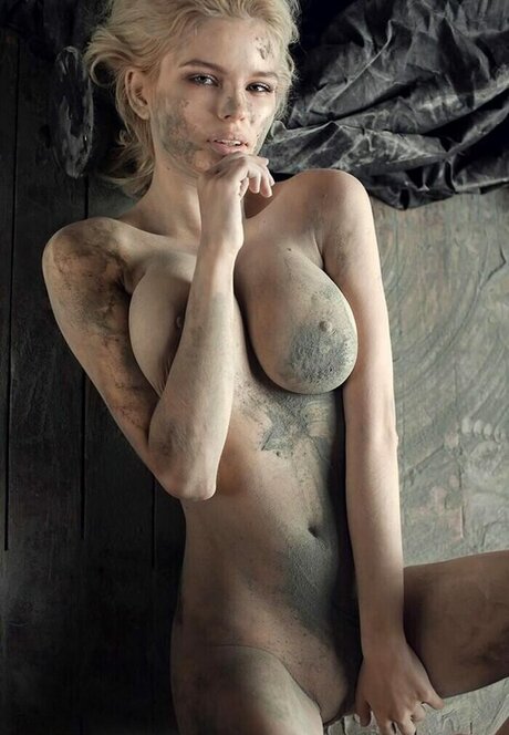 Julia__Logan star beautiful img