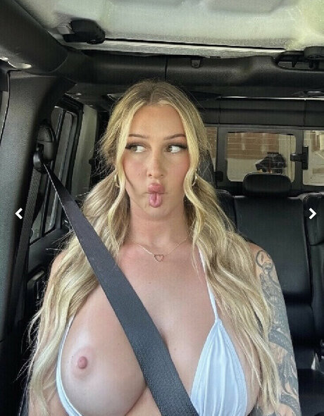 Lizzhughesss star beautiful photos